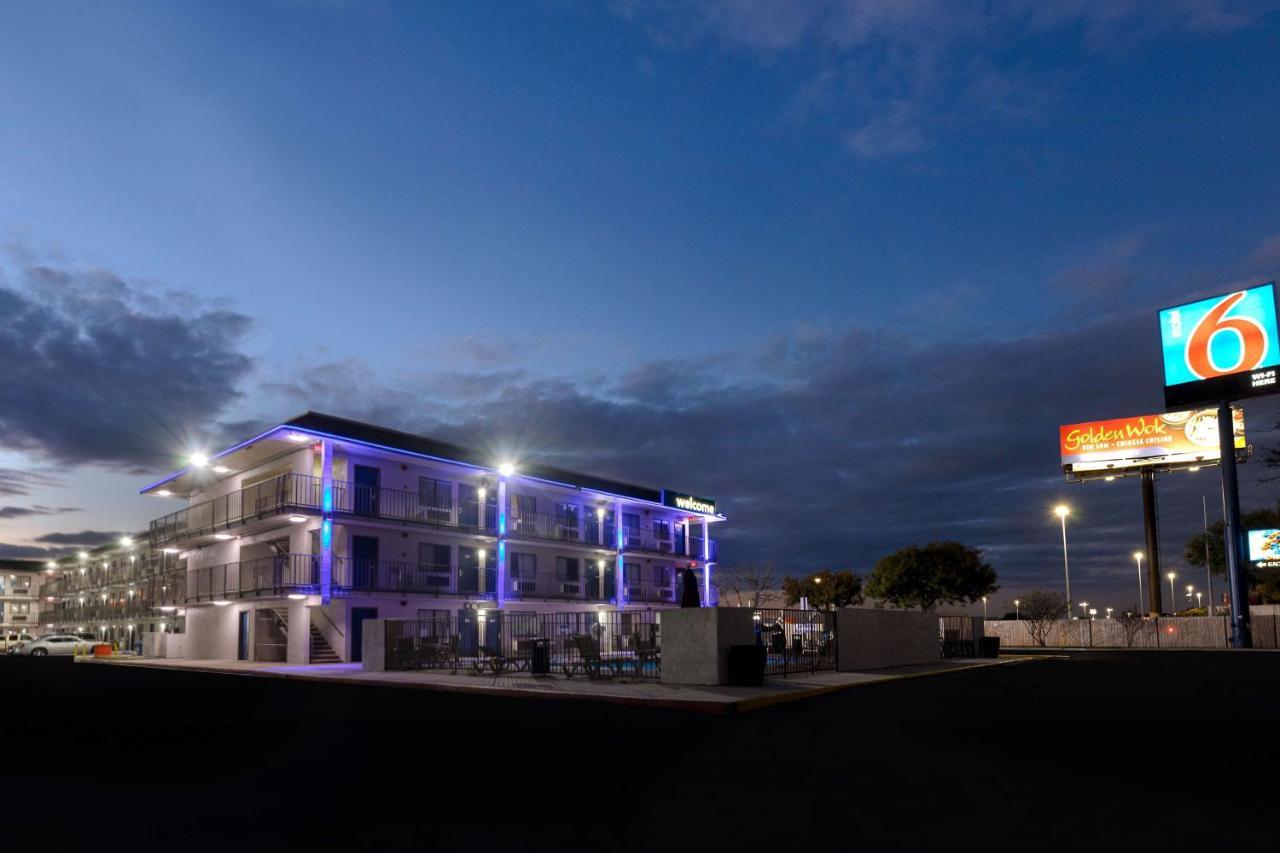 Motel 6-San Antonio, Tx - West Seaworld מראה חיצוני תמונה